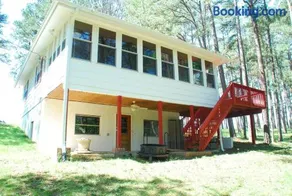 Fire Pit Cabin Retreat - Sleeps 6 - 1hr from STL - Image 5