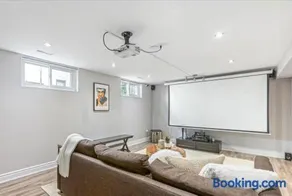 Cozy 2 Bedroom Suite - near Bayview & Steeles & Finch Station - Image 1