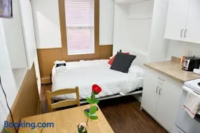 Amazing Affordable Apartment Downtown Parking Location Coffee - Image 3