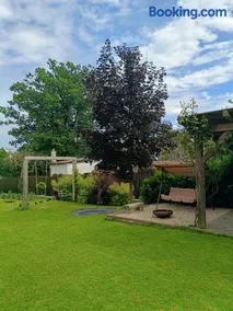 Old Style Cottage - Image 2