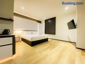 9D City & 9D Express Hotel - Image 4
