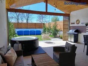 Popa Cabana - Image 4