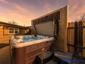 Hot Tub Big Views Private Lot RV Parking Casper - Image 3