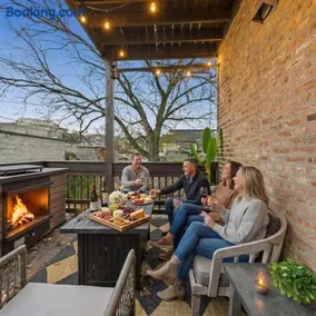 Luxe Chicago Retreat Game Room, Deck Fire Pit - Image 4