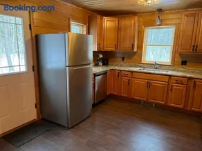 New home - walk to the lake! - Image 4