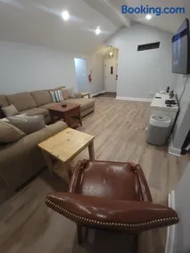 6 bedroom! Pool Table, Gaming Area, Firepit & More - Image 3