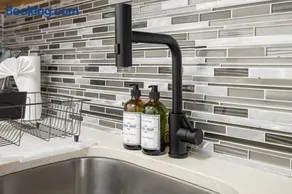 2BR 4 Beds Easy Access to NYC Perfect for Groups Sleeps 6 - Image 1