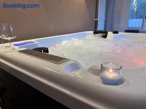 Avi Rooms - Image 5