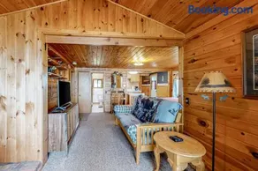 Lake front home with privately shared dock for the homes in this complex - Image 4