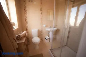 Secco's Seaview Accommodation - Image 2