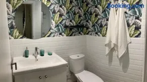Acogedor apartamento en semisótano con patio y cerca de la Plaza de España - Image 2