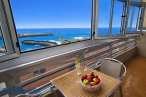 City apartment next to the Sea - Image 4