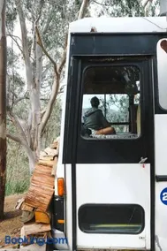 Bus & Hot Tub Secluded Eco Forest Retreat - Image 2