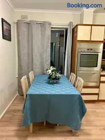 Spacious and Modern Guest House - Image 4