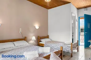 Oceanis Rooms - Image 2