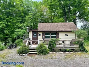 Escape to a Streamside Cabin in the Lower Catskills - Image 1