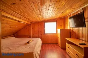 Homey house boat, great location - Image 5