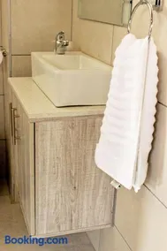 Zoe Bush Lodge - Image 4