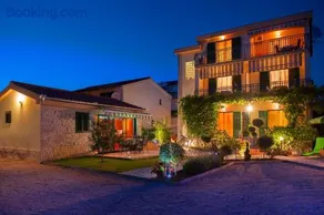 Apartments Sara - Image 1