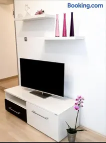 Apartment ORY near the city center with free parking - Image 4