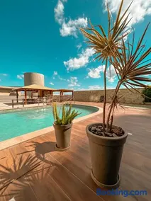 Apartamento Piscina Sauna Ótima Localização Conforto Total Locação de Temporada - Image 1