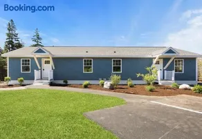 Apple Blossom Cottage - Cozy Romantic Escape - Image 3