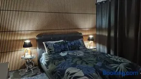 Sauvage - Spacious Apartment with Private Garden Courtyard - Image 4