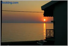 Just 20 meters from the beach - Image 2
