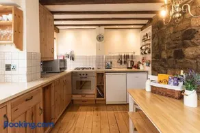 The Cottage on the Square, Wensley - Derbyshire Country Cottage. - Image 4