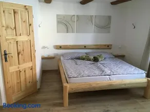 Domek na růžku celá chalupa - Image 1