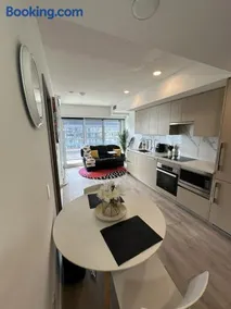 Entire Luxe Condo in Downtown Toronto - Image 5