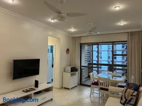 Lindo apto de 2 quartos e 2 banheiros sociais no Barramares com comércio próximo, piscina aquecida, quadras, parquinhos, brinquedoteca, empréstimo de cadeiras e barracas de praia, condomínio em frente à praia, apartamento limpíssimo, equipado, tudo novo - Image 1