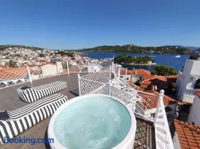 Mare Gaia Apartments - Image 1