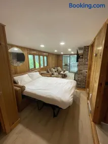 Intimate Cabin Private Dock - Image 4