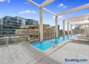 Cozy Stay haymarket with free parking - Image 2