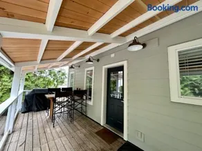 Surfs Inn Guesthouse & Cottages - Image 4