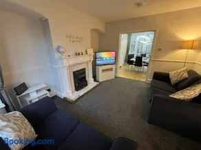 Comfortable, homely 4 bedroom property - Image 2