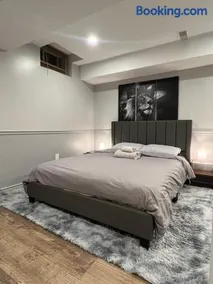 Modern, basement apartment, close to airport - Image 1