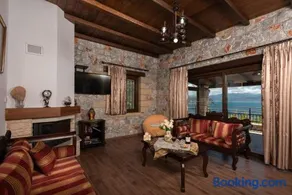 Sunset Traditional House - Image 3