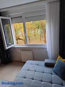 Budapest Direct Centre Bus Apartment & Free Parking - Image 3