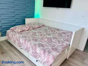 City Studio Apartment Swansea - Includes Free Parking - Image 2