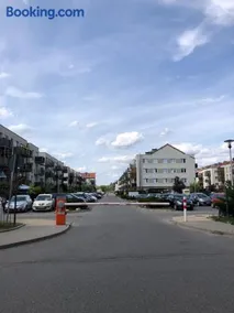 Urocze mieszkanie z ogródkiem i bezpłatny parking - Image 2