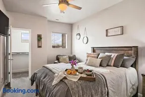 Perfect Family Getaway with Pool, Lazy River & Gym - Image 1