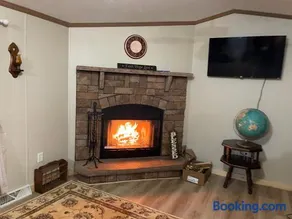 All Season Fun and Cozy Home in Island Falls, ME - Image 2