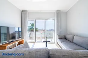 Bright And Modern 2 Bed Apartment - Image 5