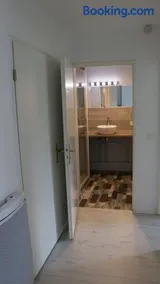 Apartment in a quiet residence - Image 3