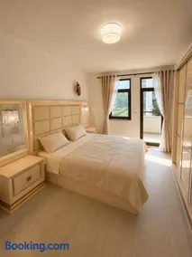 Spacious 4-Bedroom Townhouse in Green Life Resort - Image 1
