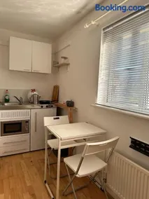 Flat Close To Leagrave Station/Luton Airport - Image 4