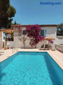 Luxury family villa with large pool, garden & outdoor dining near beach, Domaine l'Oiseau Bleu in Sainte-Maxime - Image 3
