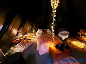Glamping in - luxury tent - Image 4
